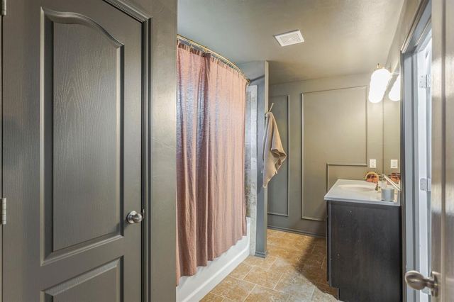 697 NE 20th Terrace, Newcastle, OK 73065