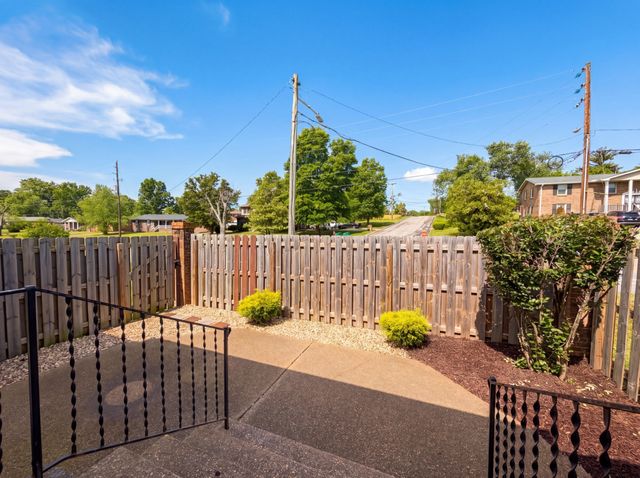 1014 Heritage Dr, Madison, TN 37115