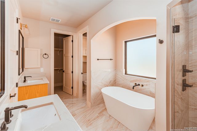 129 Hondo Ridge, La Vernia, TX 78121