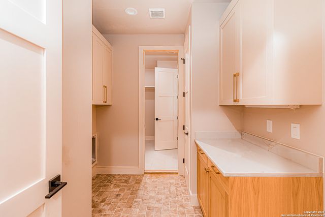 129 Hondo Ridge, La Vernia, TX 78121