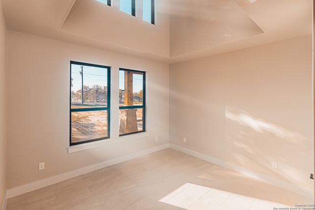 129 Hondo Ridge, La Vernia, TX 78121