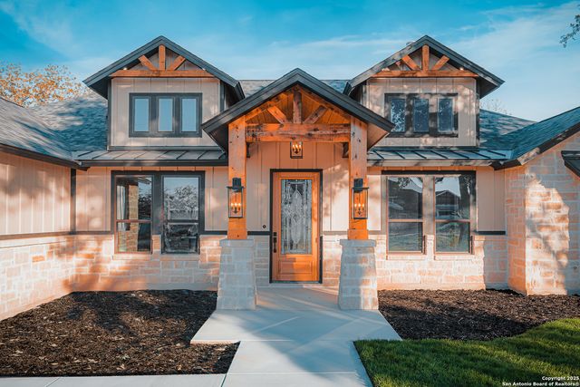 129 Hondo Ridge, La Vernia, TX 78121