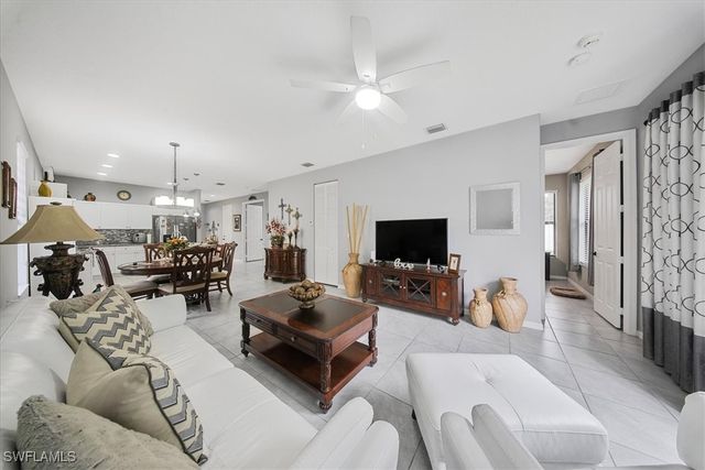 8805 Madrid CIR, Naples, FL 34104
