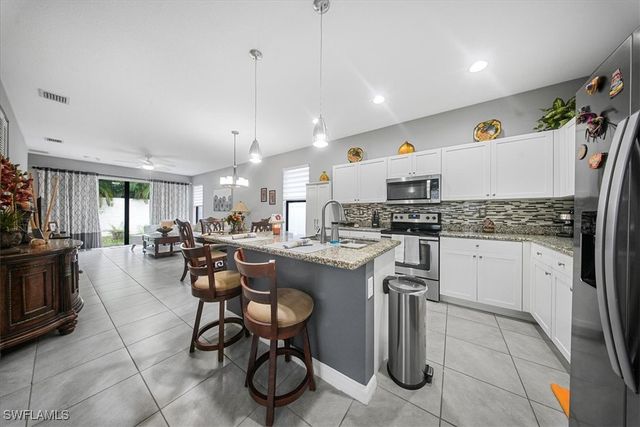 8805 Madrid CIR, Naples, FL 34104