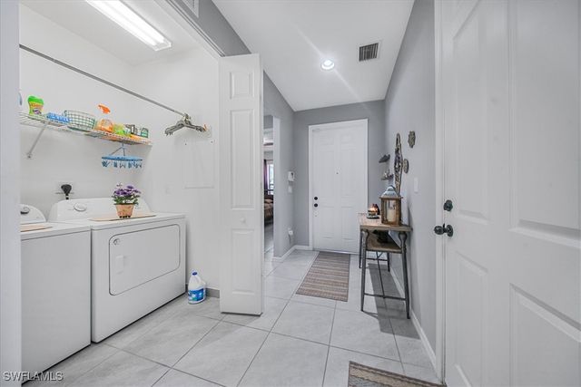 8805 Madrid CIR, Naples, FL 34104