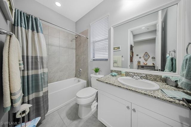 8805 Madrid CIR, Naples, FL 34104