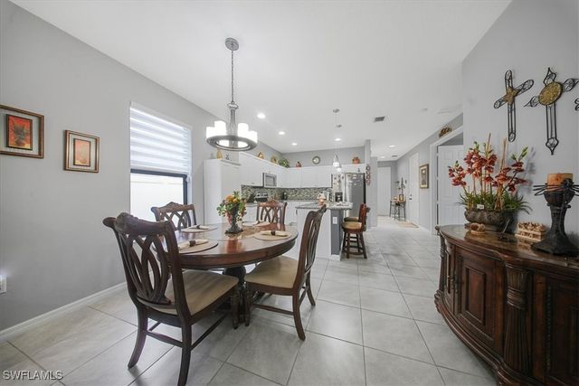 8805 Madrid CIR, Naples, FL 34104