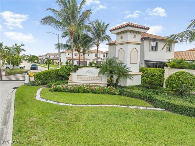 8805 Madrid CIR, Naples, FL 34104