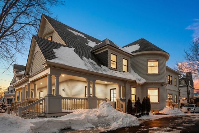 36 Osborne Rd 1, Brookline, MA 02446