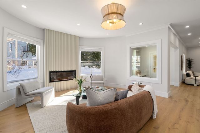 36 Osborne Rd 1, Brookline, MA 02446