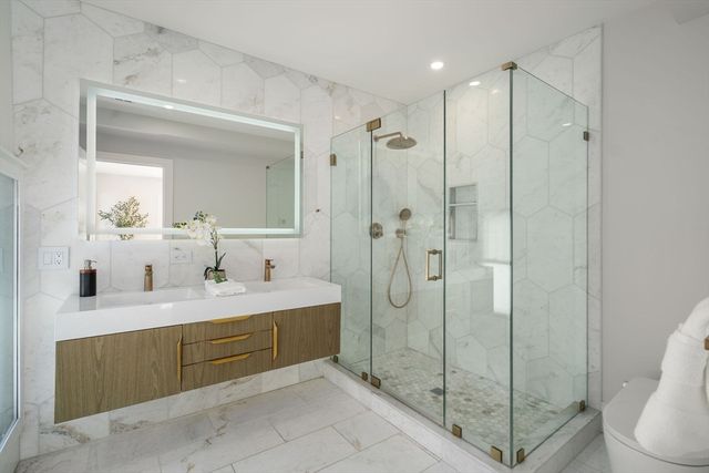 36 Osborne Rd 1, Brookline, MA 02446