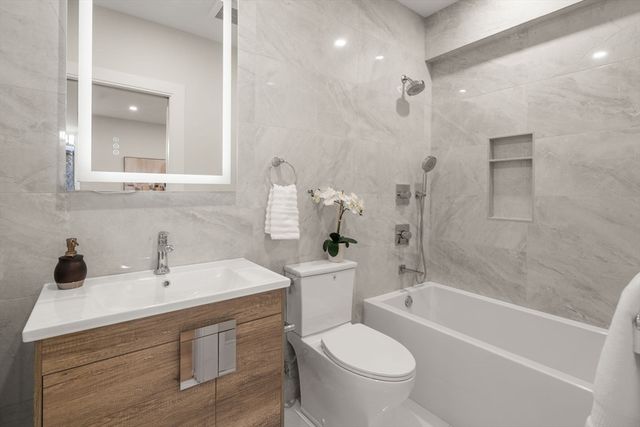 36 Osborne Rd 1, Brookline, MA 02446