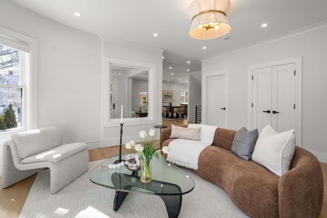 36 Osborne Rd 1, Brookline, MA 02446