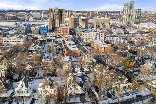 36 Osborne Rd 1, Brookline, MA 02446