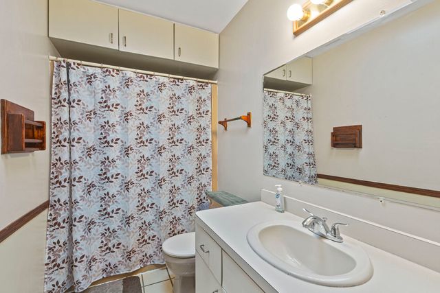 933 Ridge Avenue, Mundelein, IL 60060