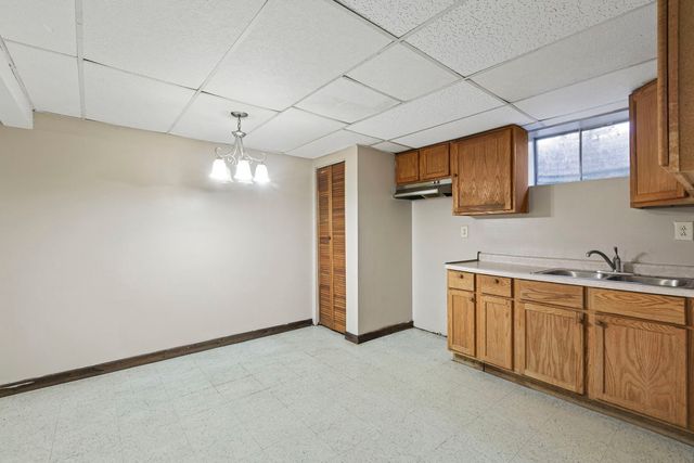 933 Ridge Avenue, Mundelein, IL 60060