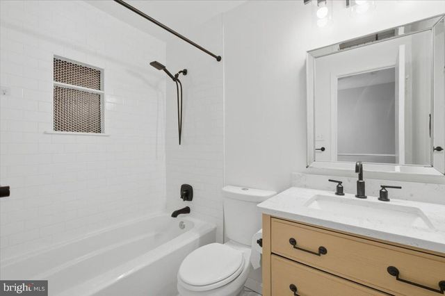 14187 ROYAL OAK LN, Centreville, VA 20120