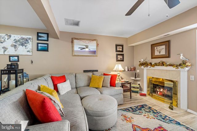 10 NEPTUNE DR, Joppa, MD 21085