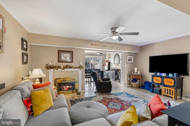 10 NEPTUNE DR, Joppa, MD 21085