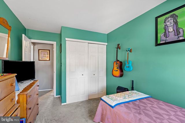 10 NEPTUNE DR, Joppa, MD 21085