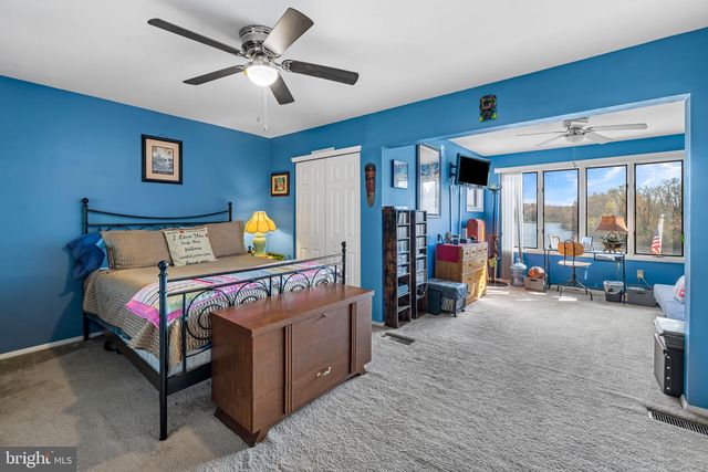 10 NEPTUNE DR, Joppa, MD 21085