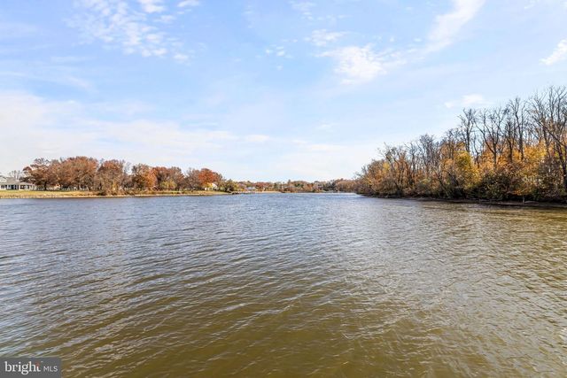 10 NEPTUNE DR, Joppa, MD 21085