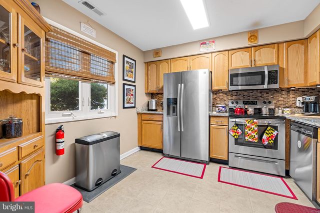 10 NEPTUNE DR, Joppa, MD 21085