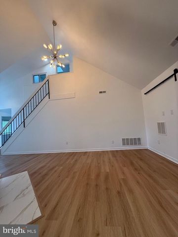 828 CHANTICLEER DR, Cherry Hill, NJ 08003