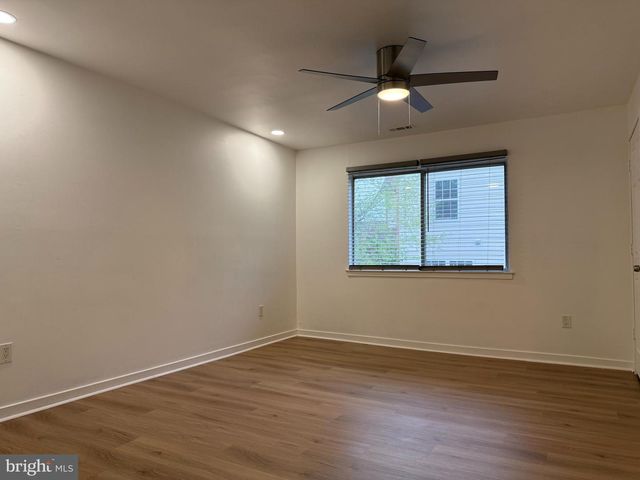 828 CHANTICLEER DR, Cherry Hill, NJ 08003