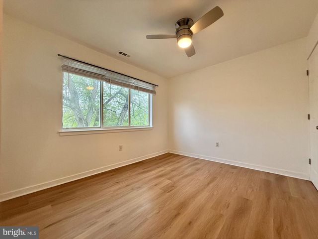 828 CHANTICLEER DR, Cherry Hill, NJ 08003