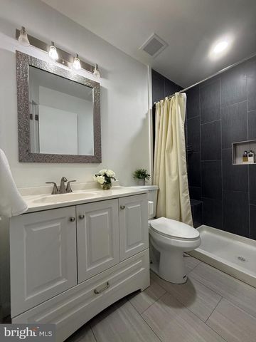 828 CHANTICLEER DR, Cherry Hill, NJ 08003