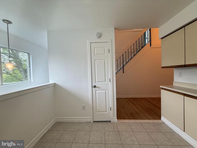 828 CHANTICLEER DR, Cherry Hill, NJ 08003