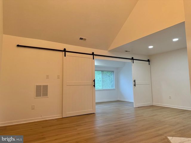 828 CHANTICLEER DR, Cherry Hill, NJ 08003