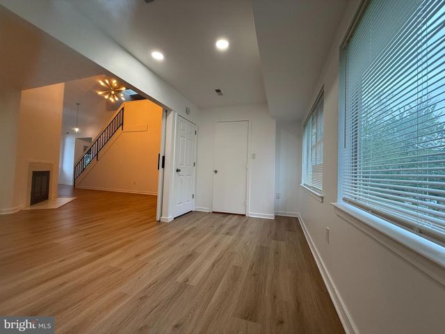 828 CHANTICLEER DR, Cherry Hill, NJ 08003