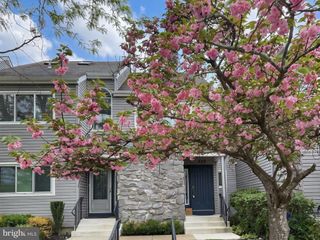 828 CHANTICLEER DR, Cherry Hill, NJ 08003