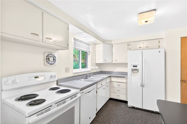 3975 Green Valley Drive, Hampton, PA 15116