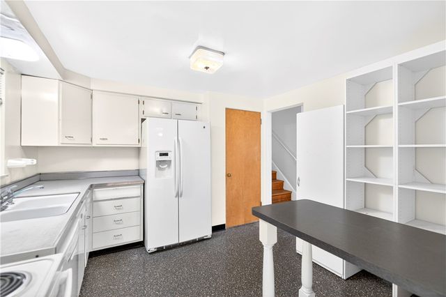 3975 Green Valley Drive, Hampton, PA 15116