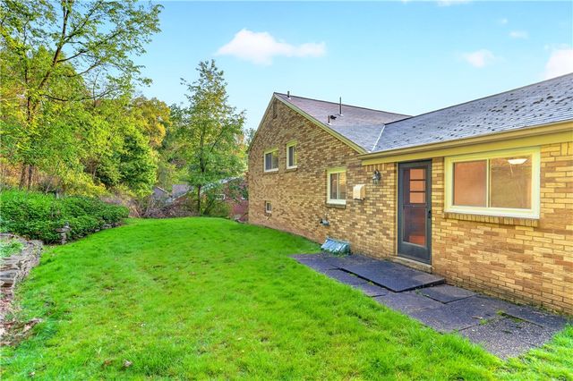 3975 Green Valley Drive, Hampton, PA 15116