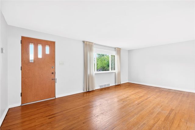 3975 Green Valley Drive, Hampton, PA 15116