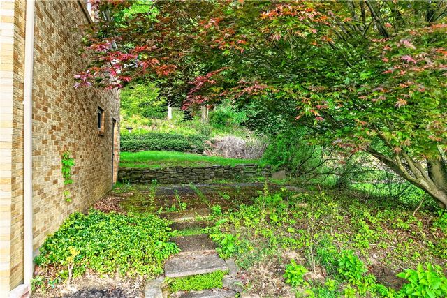 3975 Green Valley Drive, Hampton, PA 15116