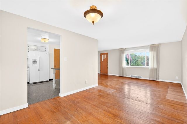3975 Green Valley Drive, Hampton, PA 15116