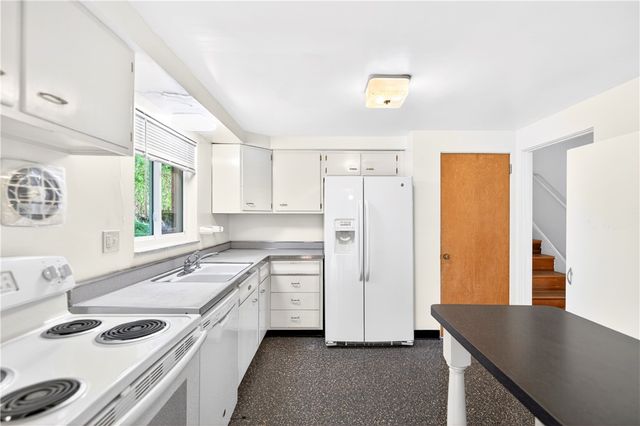 3975 Green Valley Drive, Hampton, PA 15116