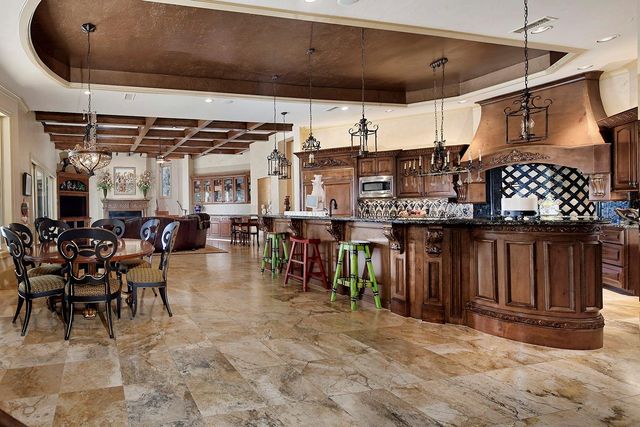 19 Hepplewhite Way, The Woodlands, TX 77382