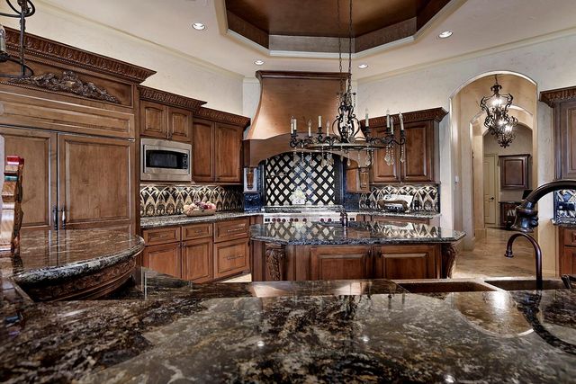 19 Hepplewhite Way, The Woodlands, TX 77382