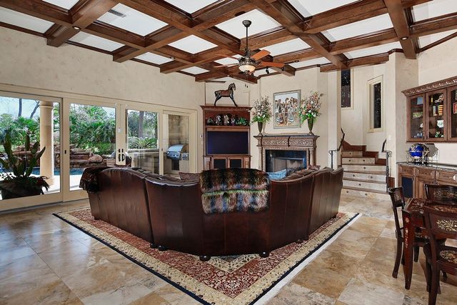 19 Hepplewhite Way, The Woodlands, TX 77382