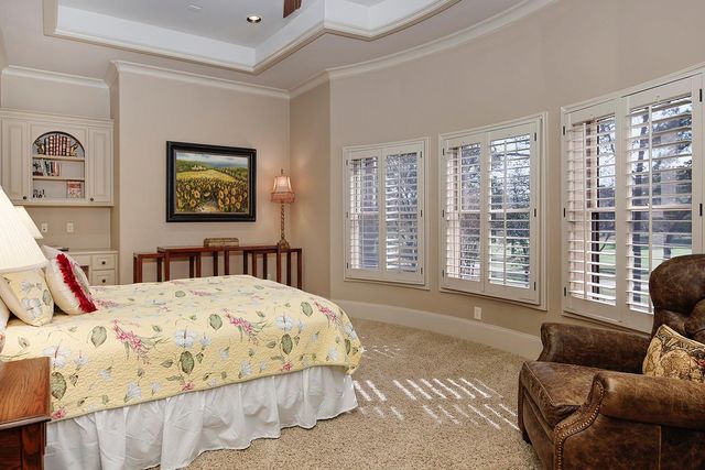 19 Hepplewhite Way, The Woodlands, TX 77382