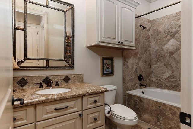 19 Hepplewhite Way, The Woodlands, TX 77382