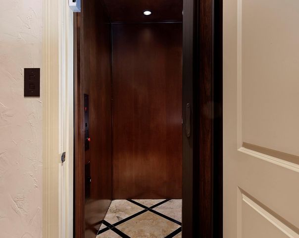 19 Hepplewhite Way, The Woodlands, TX 77382
