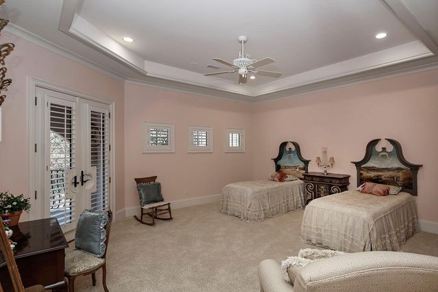 19 Hepplewhite Way, The Woodlands, TX 77382