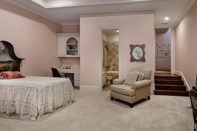 19 Hepplewhite Way, The Woodlands, TX 77382